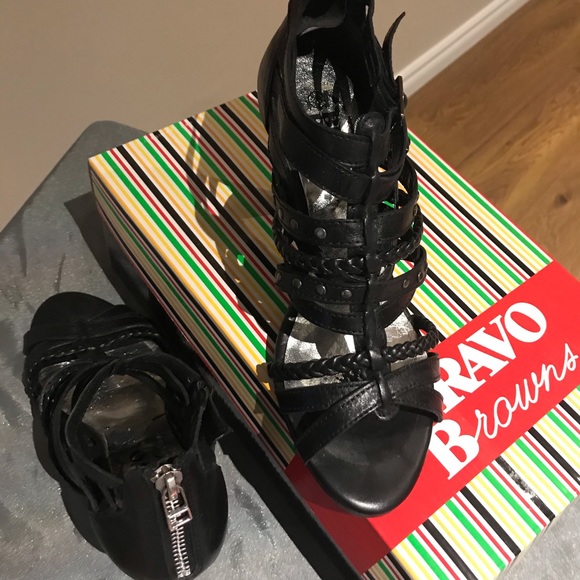 Bravo Browns Black Sandals Size 8 - Picture 4 of 4